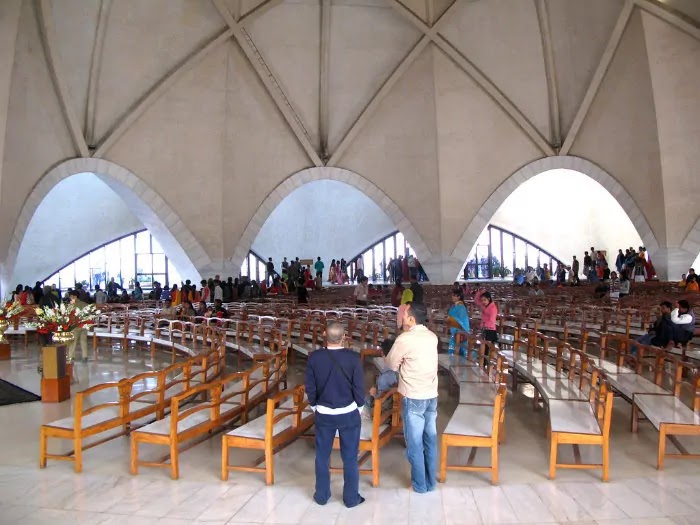 Lotus Temple Inside - Lotus Temple Travel Guide Lotus Temple Inside - Lotus Temple Travel Guide