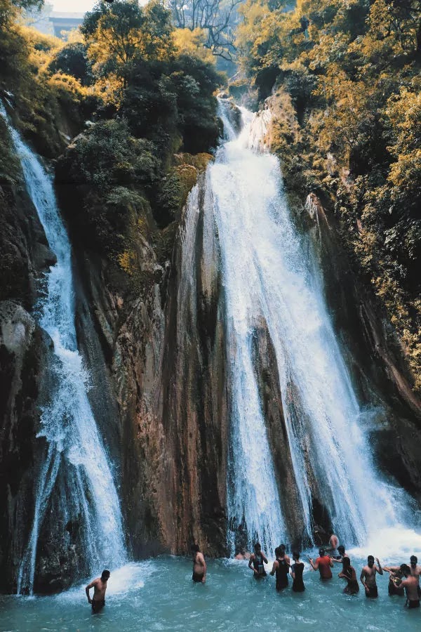 Kempty Falls, Mussoorie - paidalyatri.in